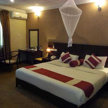 Bridgeview Hotel And Conference Centre ลิลองเว ภายนอก รูปภาพ
