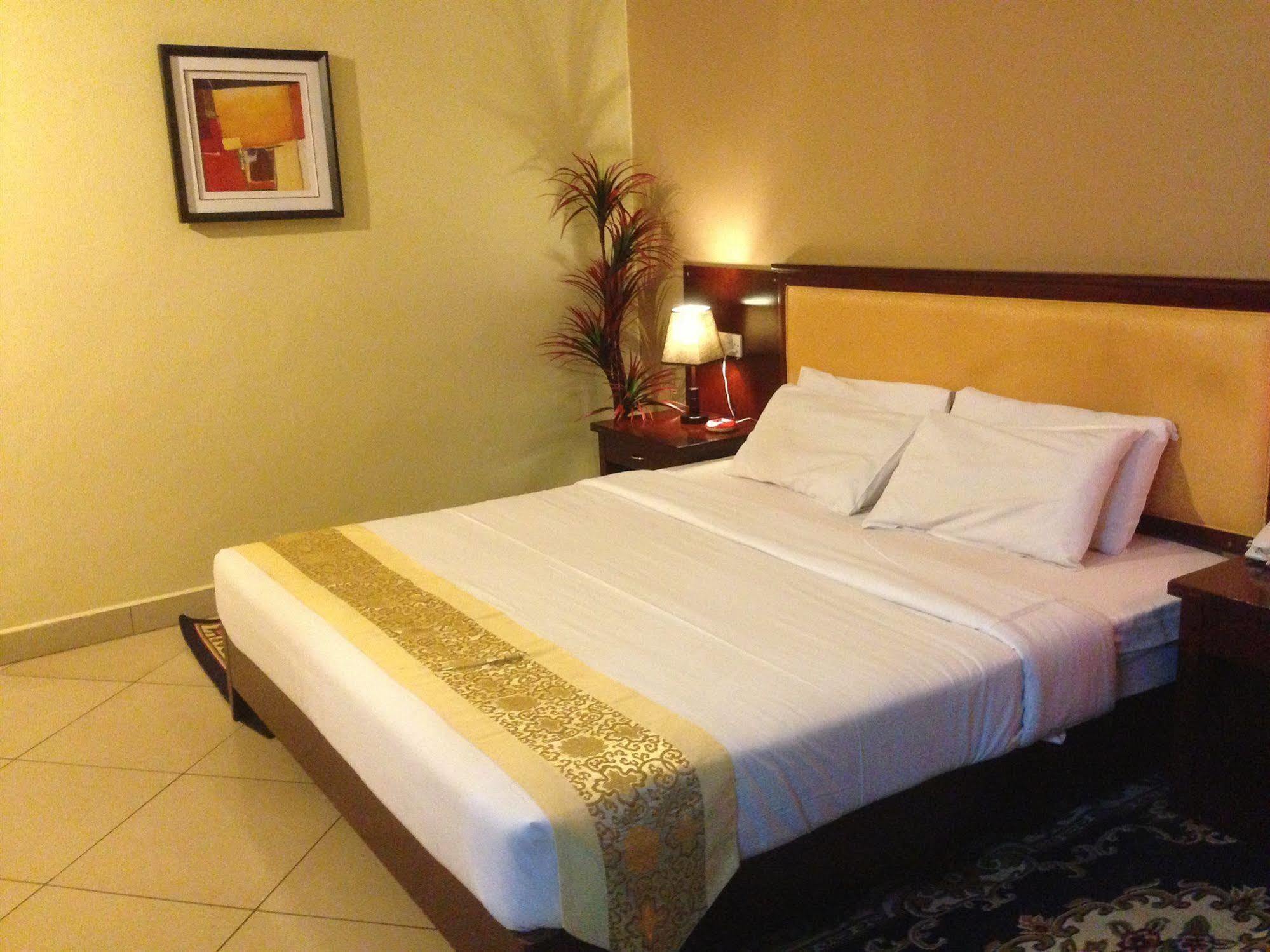 Bridgeview Hotel And Conference Centre ลิลองเว ภายนอก รูปภาพ