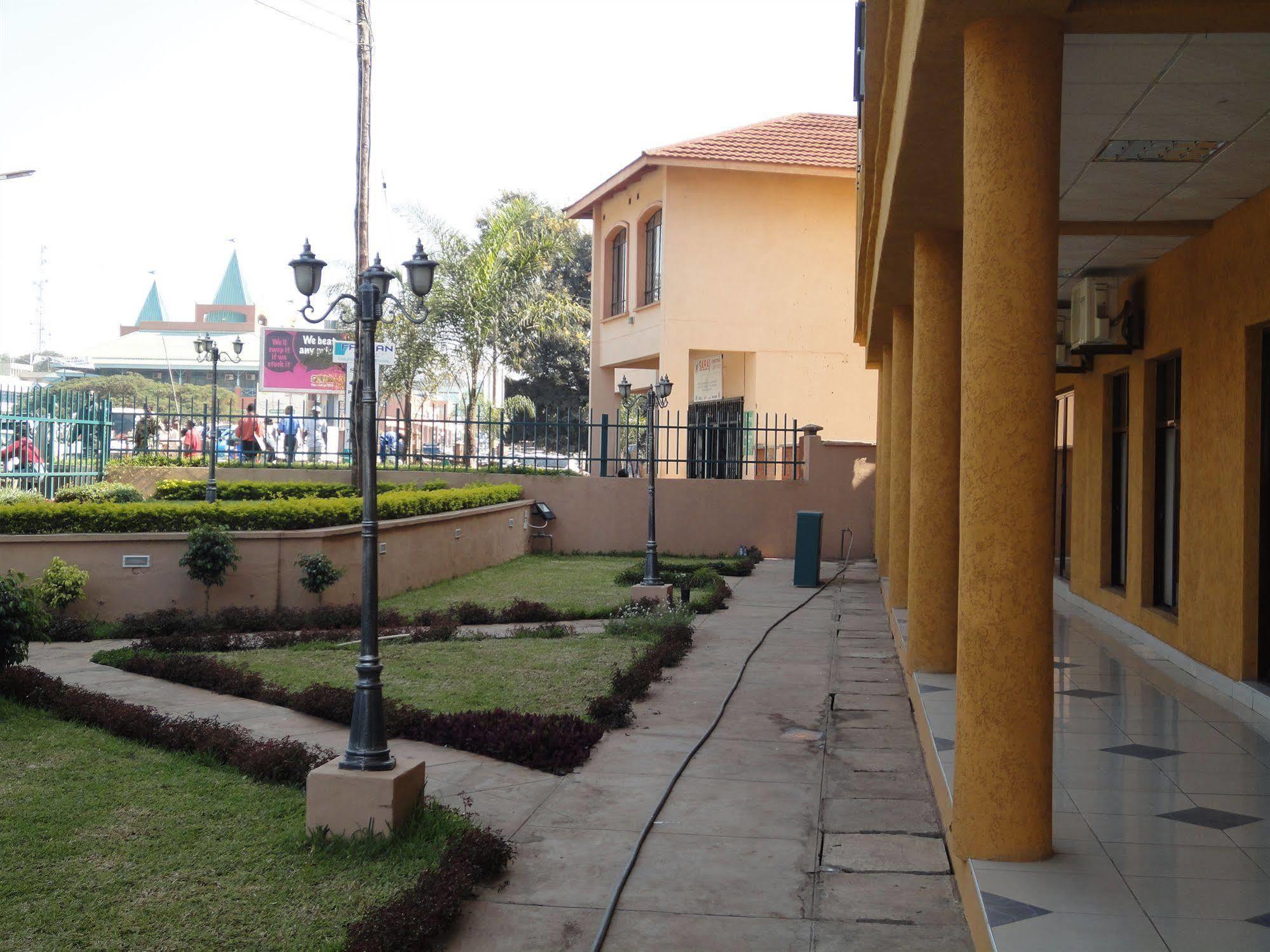 Bridgeview Hotel And Conference Centre ลิลองเว ภายนอก รูปภาพ