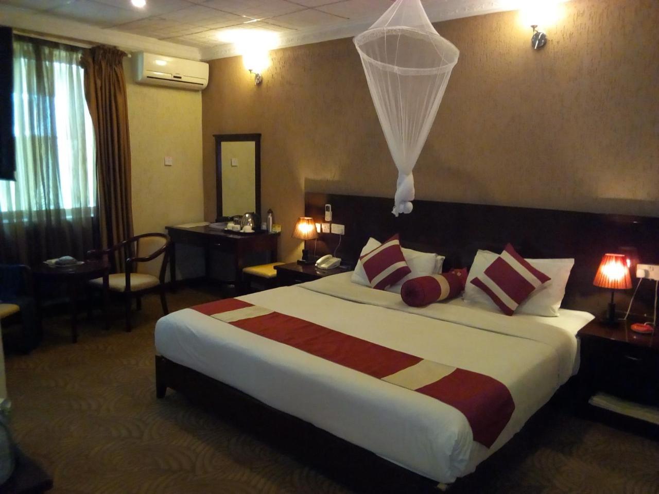 Bridgeview Hotel And Conference Centre ลิลองเว ภายนอก รูปภาพ
